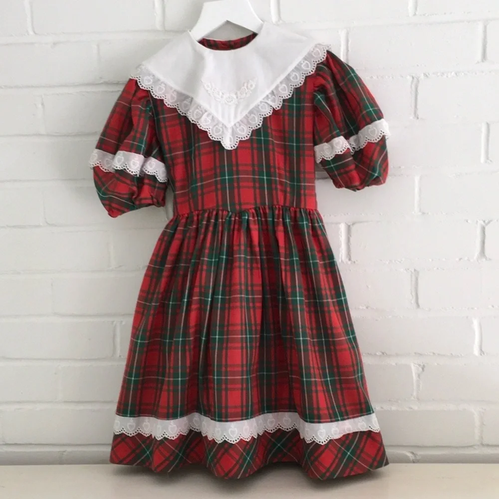 Classic Vintage Girls Chritmas Plaid Dress With Big White Eyelet/Lace Collar - Picture 2 of 9